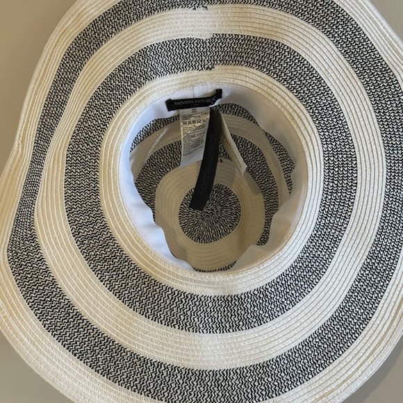 Striped Black and White Sun Hat - Picture 2 of 2